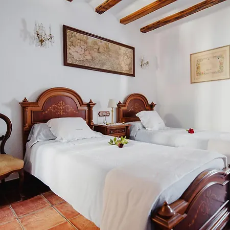 Masia Can Viver - Olive Oil Tourism B&B Bigues I Riells Quarto foto