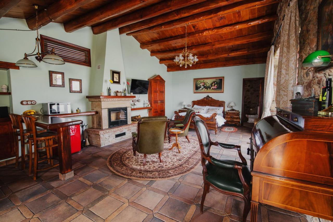Masia Viver - Olive Oil Tourism Landhaus Bigues I Riells
