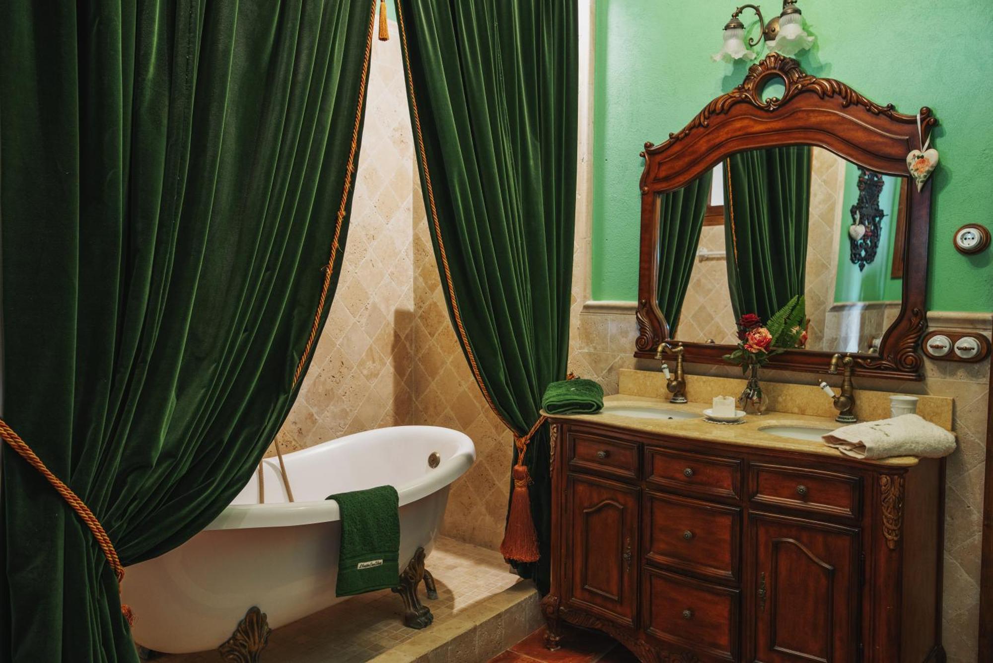 Masia Viver - Olive Oil Tourism