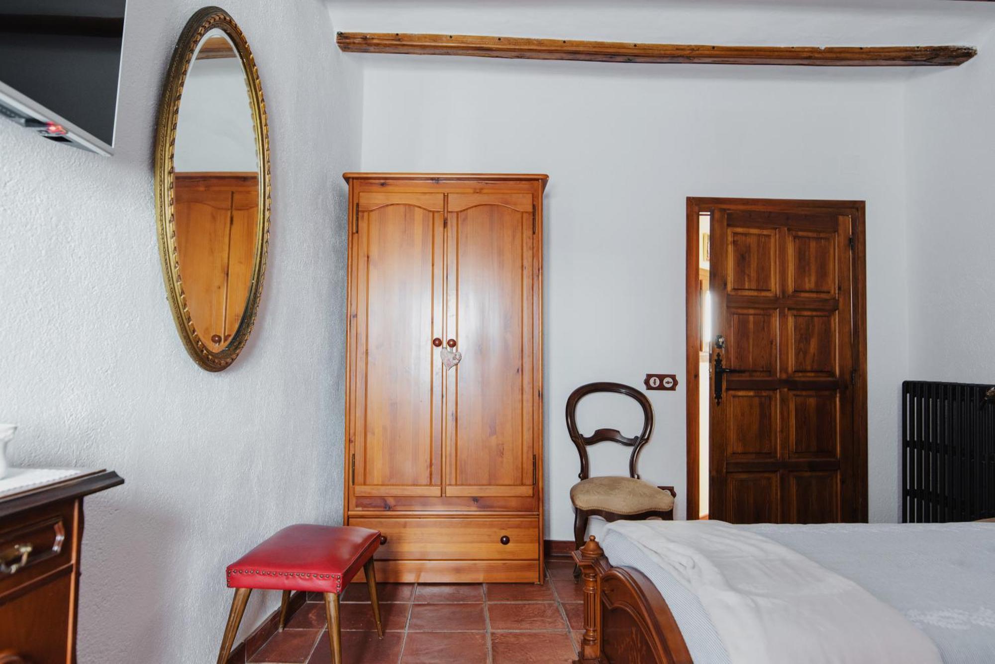 Landhaus Masia Viver - Olive Oil Tourism *